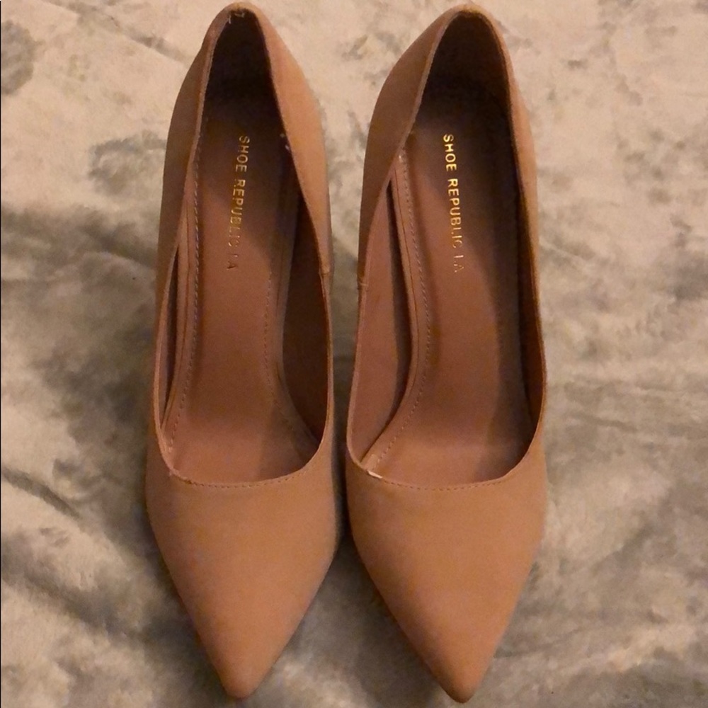 Nude suede Shoe Republic LA heel